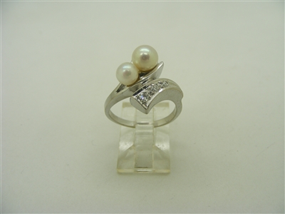 14k White Gold Vintage Pearl and Diamond Ring