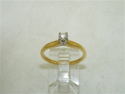 18k Yellow & White Gold Solitary Diamond Ring