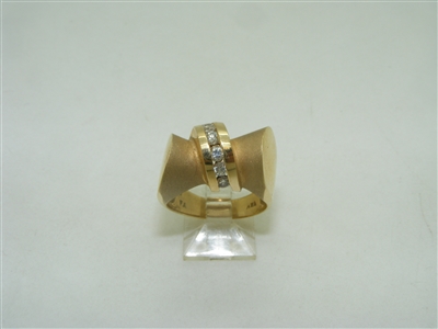 14k yellow gold fine design diamond ring
