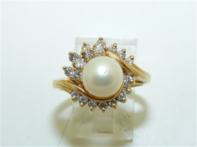 14k Yellow Gold Diamond Pearl Ring