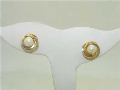 Yellow Gold Cultured Pearls