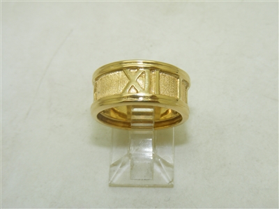 18k Yellow Gold Roman Numerals Band