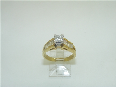18k Yellow Gold Gorgeous Diamond Ring