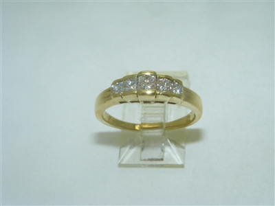 18k Yellow Gold Diamond Women's ring