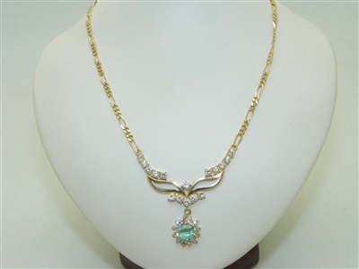 Beautiful 18k Yellow Gold Emerald necklace