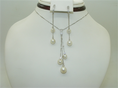 18k White Gold Diamond and Pearl Set
